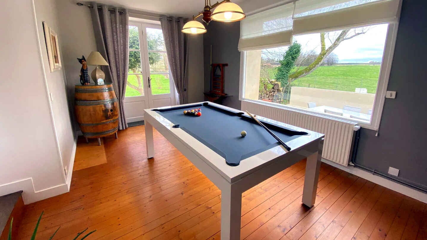 Pool table