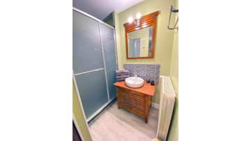 Ensuite bathroom of bedroom #1